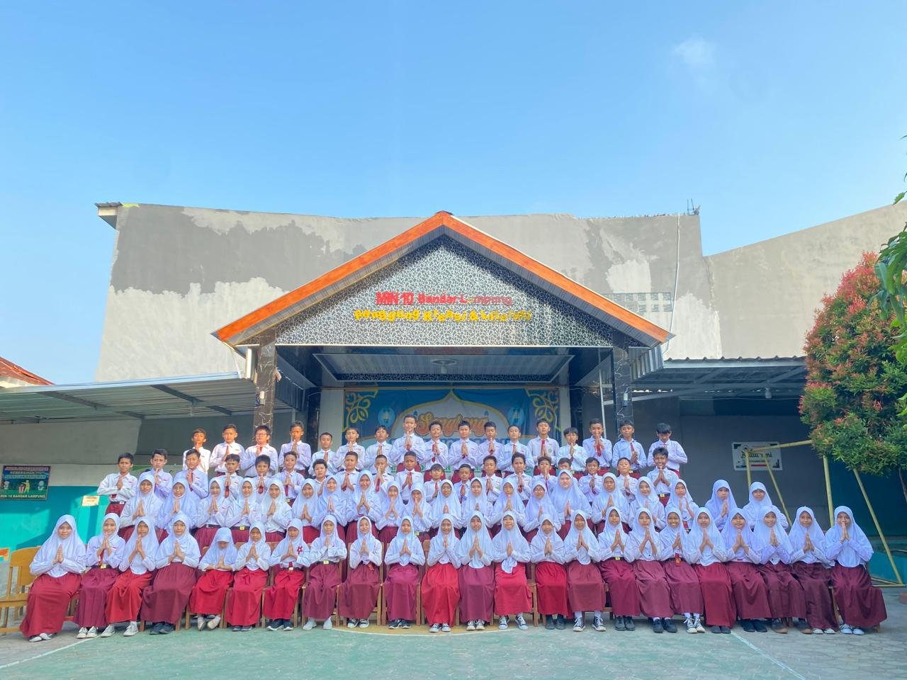 Siswa-Siswi MIN 10